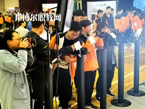 泰州市鳳凰藝術(shù)學(xué)校2021年報(bào)名條件、招生要求、招生對象
