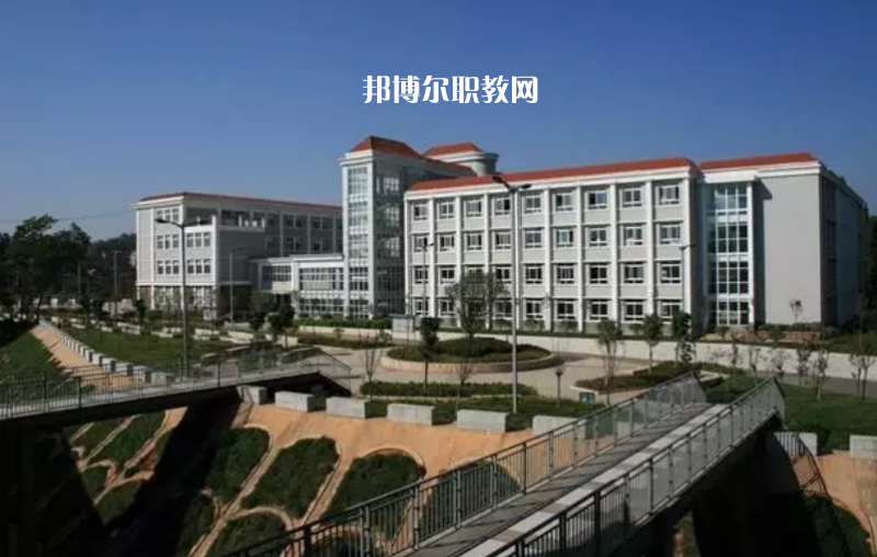 昆明官渡區(qū)職業(yè)高級(jí)中學(xué)2021年招生簡章