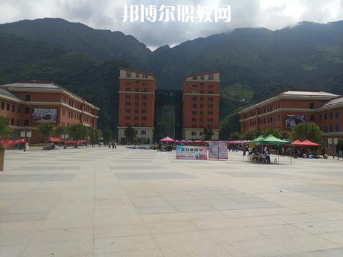 怒江州民族中等專業(yè)學(xué)校2021年報(bào)名條件、招生要求、招生對(duì)象