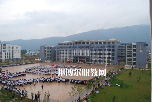 麗江民族中等專業(yè)學(xué)校2021年報(bào)名條件、招生要求、招生對(duì)象