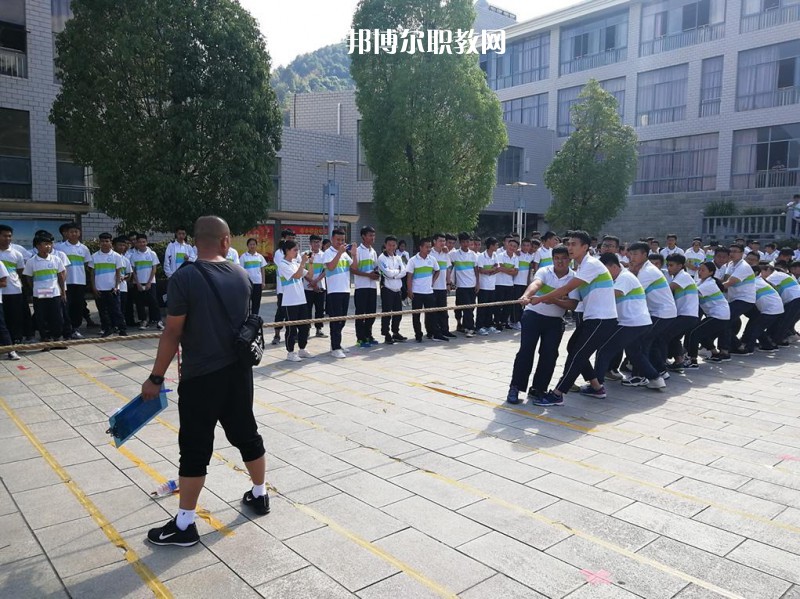 臨滄財(cái)貿(mào)學(xué)校2021年報名條件、招生要求、招生對象