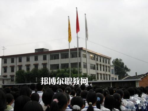 云南臨滄衛(wèi)生學(xué)校2021年報(bào)名條件、招生要求、招生對象