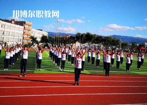 云南臨滄衛(wèi)生學(xué)校2021年學(xué)費(fèi)、收費(fèi)多少