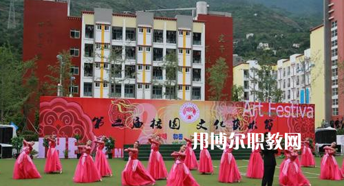 甘孜州職業(yè)技術(shù)學(xué)校怎么樣、好不好