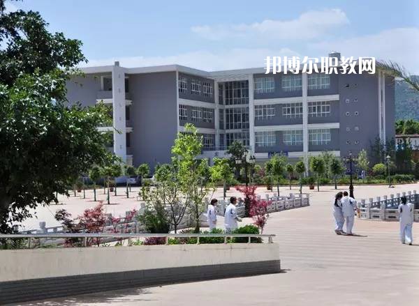 昆明旅游職業(yè)中學(xué)2021年學(xué)費、收費多少