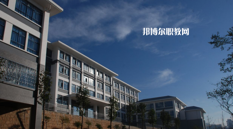 昆明鐵路機械學(xué)校2021年報名條件、招生對象