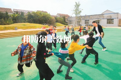 云南2021年中專幼師學?？梢钥即髮? width=