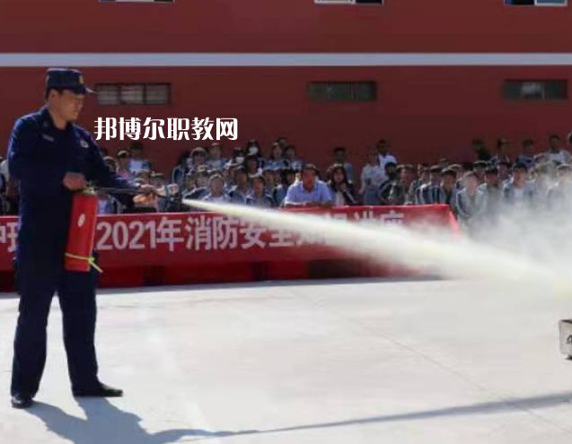 定西隴中護(hù)理學(xué)校2022年報(bào)名條件、招生要求、招生對(duì)象
