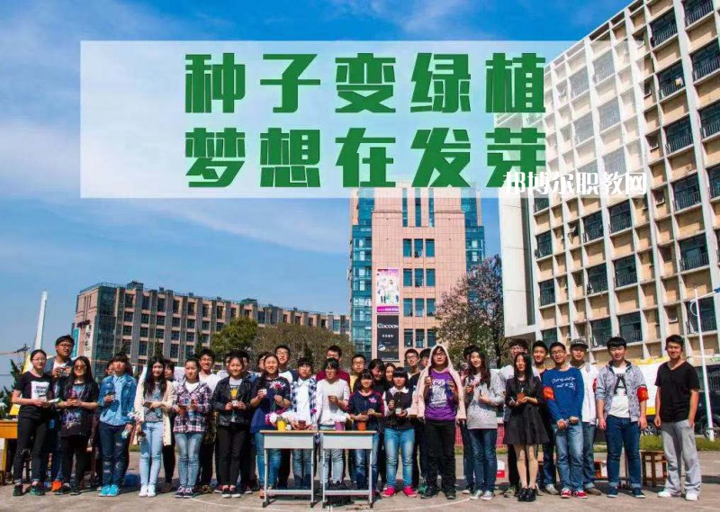 江蘇傳媒學校2022年報名條件、招生要求、招生對象