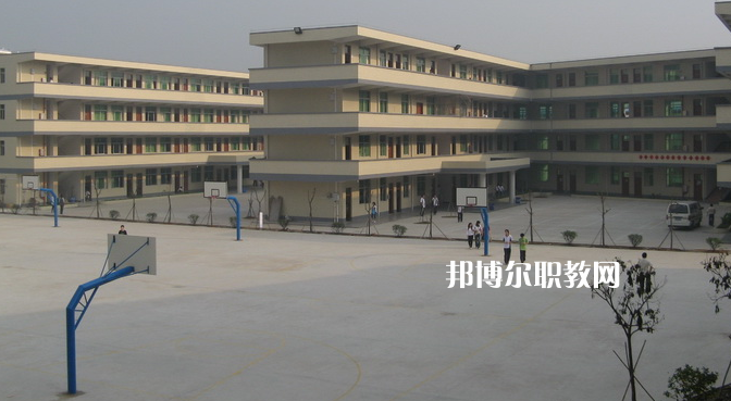 廣東領(lǐng)才技工學(xué)校2022年報(bào)名條件、招生要求、招生對象