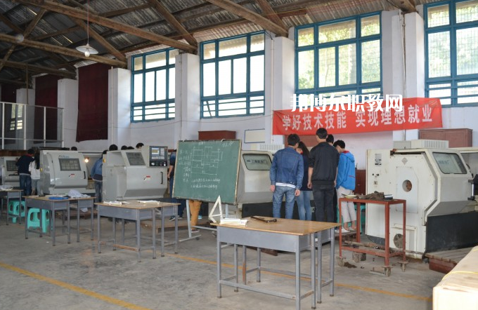 貴州鐵路技術(shù)學(xué)校2022年報(bào)名條件、招生要求、招生對(duì)象