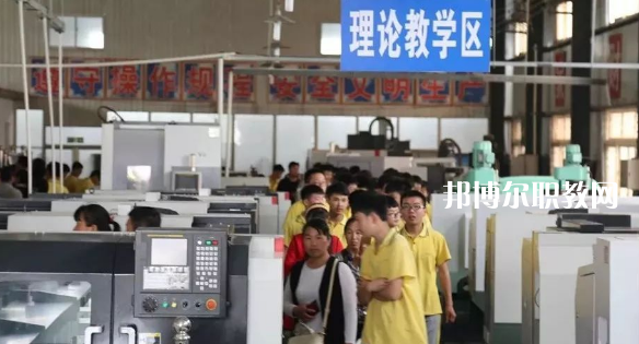 武邑奮飛職業(yè)技術(shù)中等專業(yè)學(xué)校怎么樣、好不好