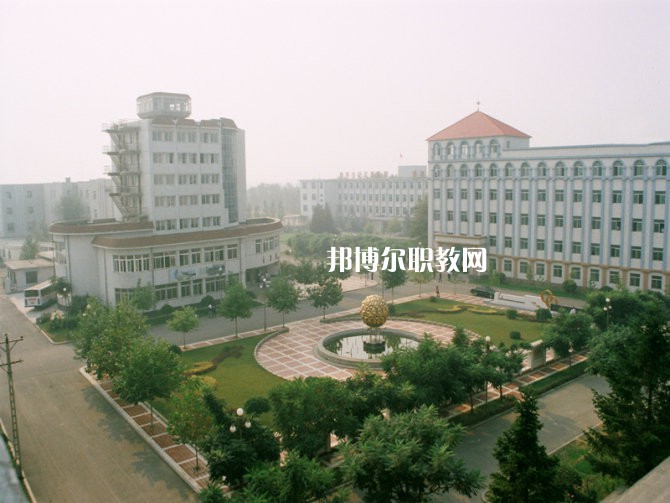 重慶市紡織技工學(xué)校2022年學(xué)費(fèi)、收費(fèi)多少 