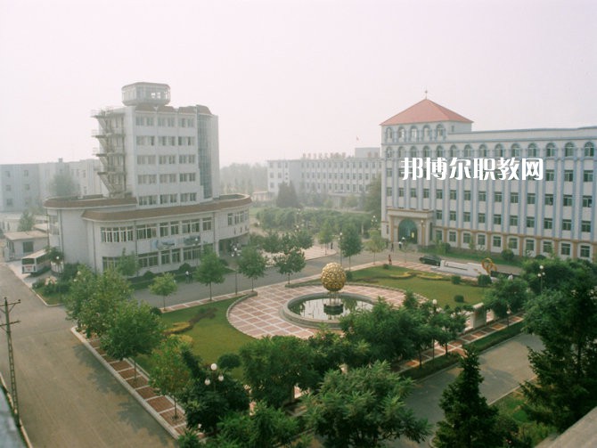 重慶五里店職業(yè)中學(xué)2022年學(xué)費(fèi)、收費(fèi)多少 