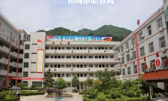鎮(zhèn)巴職業(yè)中學(xué)怎么樣、好不好