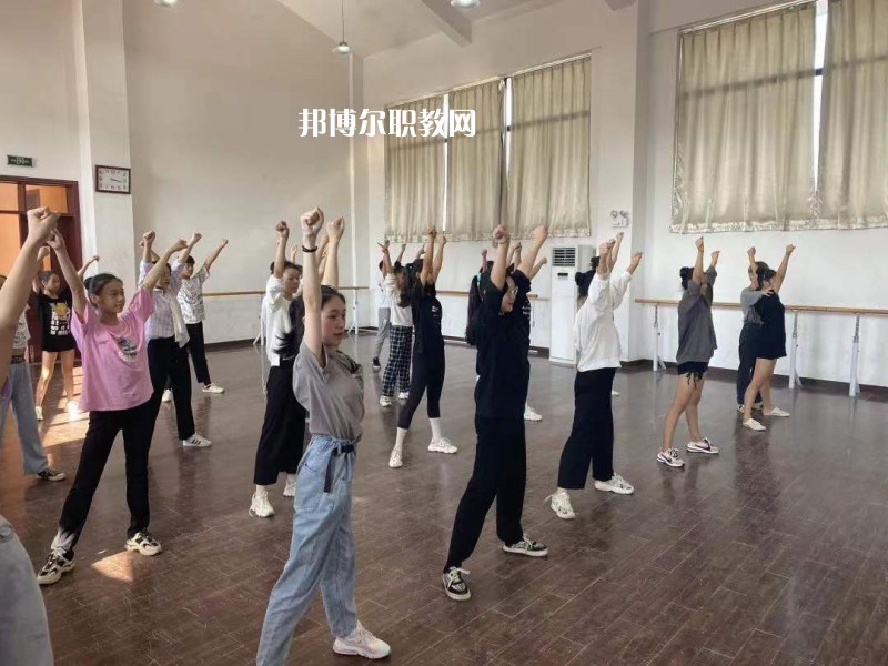 無錫文化藝術(shù)學(xué)校2022年報(bào)名條件、招生要求、招生對象