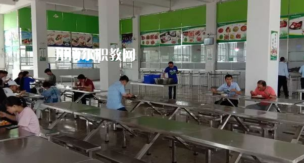 貴州貴陽經(jīng)貿(mào)職業(yè)學(xué)校2022年報(bào)名條件、招生要求、招生對象