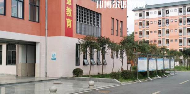 成都廣信數(shù)字技術職業(yè)學校2022年學費、收費多少