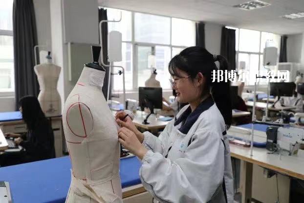 江蘇省蘇州絲綢中等專業(yè)學校2022年報名條件、招生要求、招生對象
