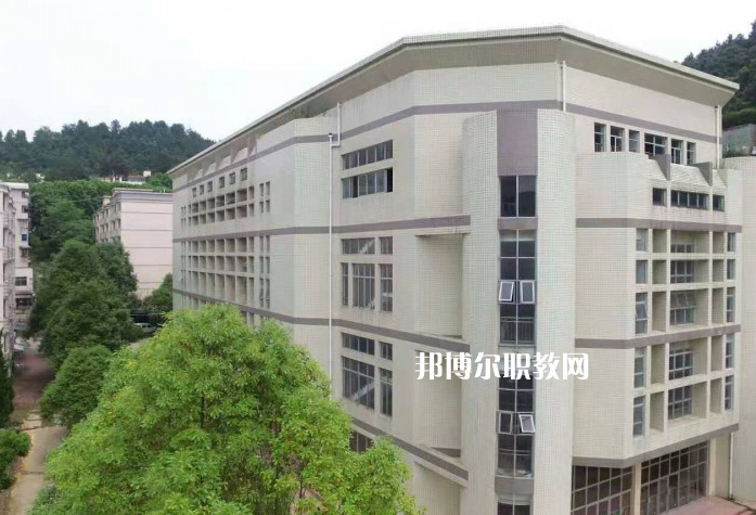 貴陽精工科技學(xué)校2022年學(xué)費、收費多少