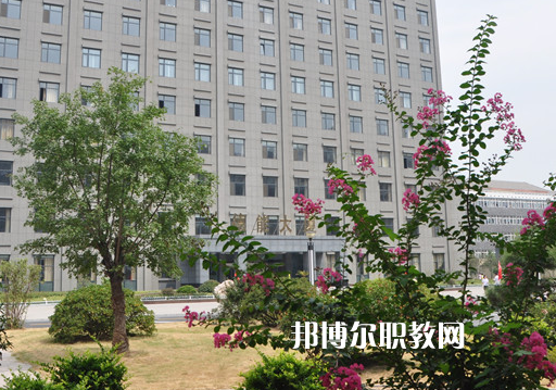 徐州機電技師學(xué)院2022年報名條件、招生要求、招生對象