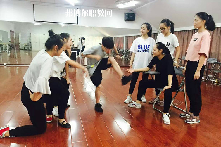 石家莊華韻藝術(shù)中專學(xué)校2022年報名條件、招生要求、招生對象