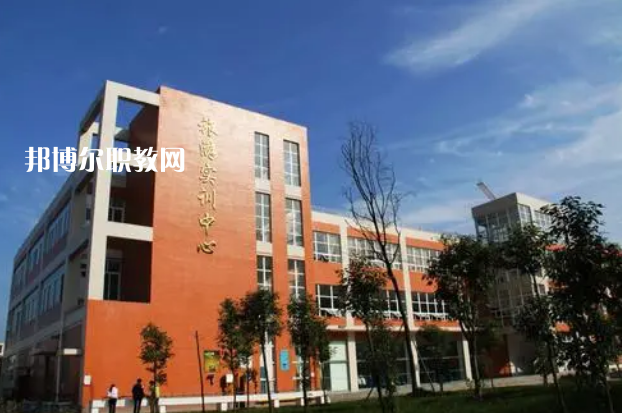 四川德陽(yáng)黃許職業(yè)中專(zhuān)學(xué)校2022年報(bào)名條件、招生對(duì)象、招生要求