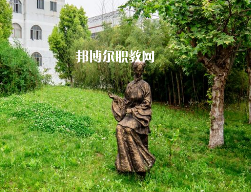 江蘇南通中等專(zhuān)業(yè)學(xué)校2022年招生聯(lián)系電話(huà)