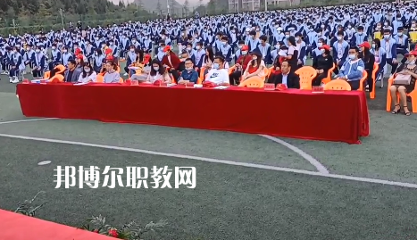 六盤水鐘山區(qū)職業(yè)技術(shù)學(xué)校2022年報(bào)名條件、招生要求、招生對(duì)象
