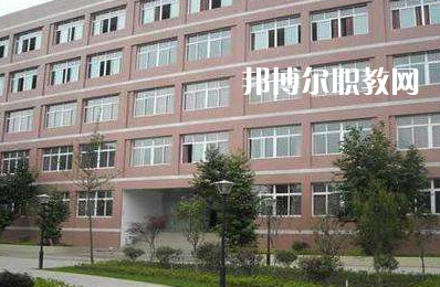 六盤水現(xiàn)代職業(yè)技術(shù)學(xué)校2022年報名條件、招生要求、招生對象