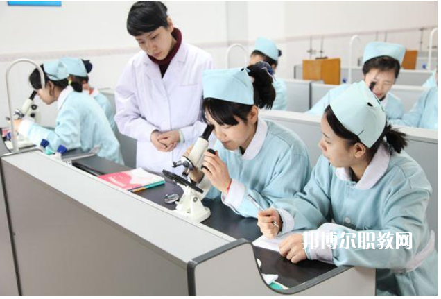 四川涼山衛(wèi)生學(xué)校2022年報(bào)名條件、招生要求、招生對象