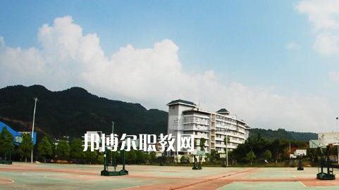 銅仁工業(yè)學(xué)校2022年報(bào)名條件、招生要求、招生對象