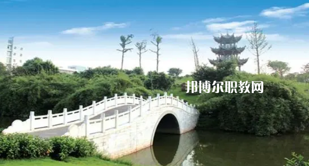 瀘州醫(yī)學(xué)院衛(wèi)生學(xué)校2022年報(bào)名條件、招生要求、招生對(duì)象