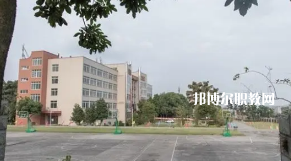瀘州交通技工學(xué)校2022年報名條件、招生要求、招生對象