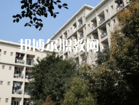 重慶輕工業(yè)學(xué)校2022年報(bào)名條件、招生要求、招生對象