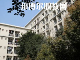 重慶渝北職業(yè)教育中心2022年報名條件、招生要求、招生對象