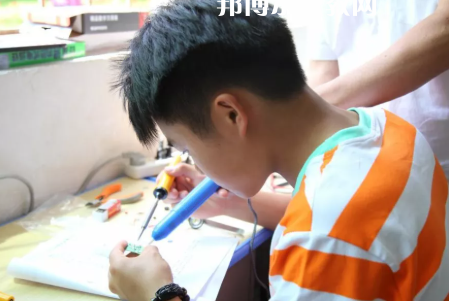 安順機(jī)械工業(yè)學(xué)校2022年報(bào)名條件、招生要求、招生對(duì)象