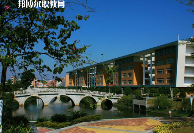 涼山民族師范學(xué)校2022年報名條件、招生要求、招生對象