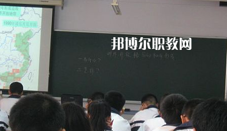 紫云民族職業(yè)技術(shù)中學(xué)2022年招生辦聯(lián)系電話(huà)
