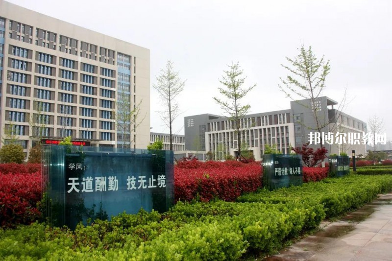 淮安高級職業(yè)技術(shù)學(xué)校2022年報名條件、招生要求、招生對象