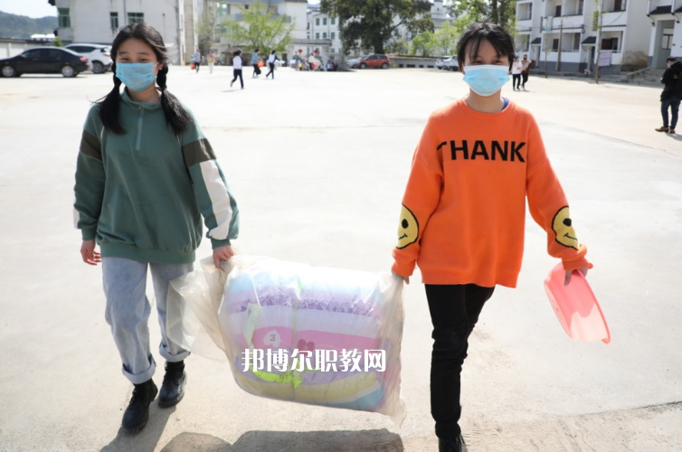 保定市清苑區(qū)職業(yè)技術(shù)教育中心2022年學(xué)費(fèi)、收費(fèi)多少