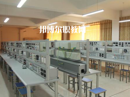 保定工程技術(shù)學(xué)校2022年報(bào)名條件、招生要求、招生對(duì)象