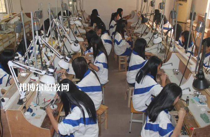 東莞實(shí)驗(yàn)技工學(xué)校2022年報(bào)名條件、招生要求、招生對(duì)象