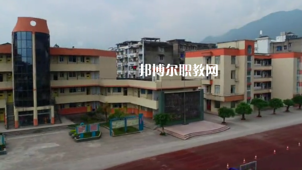 樂(lè)山沙灣職業(yè)高級(jí)中學(xué)2022年招生辦聯(lián)系電話(huà)