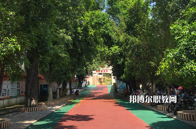 曲靖富源職業(yè)技術學校2022年報名條件、招生要求、招生對象