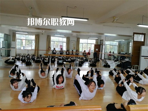 黃山炎培職業(yè)學(xué)校2022年報(bào)名條件、招生要求、招生對(duì)象