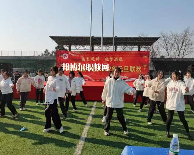 鳳陽科技學(xué)校2022年報名條件、招生要求、招生對象