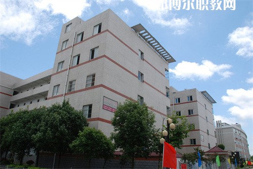 太湖職業(yè)技術學校2022年報名條件、招生要求、招生對象