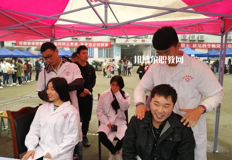 四川內(nèi)江醫(yī)科學(xué)校2022年報(bào)名條件、招生要求、招生對(duì)象