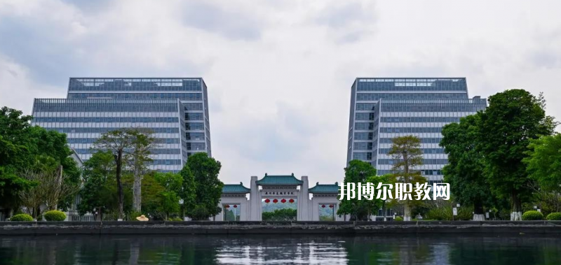 廣東華夏技工學(xué)校2022年報(bào)名條件、招生要求、招生對(duì)象